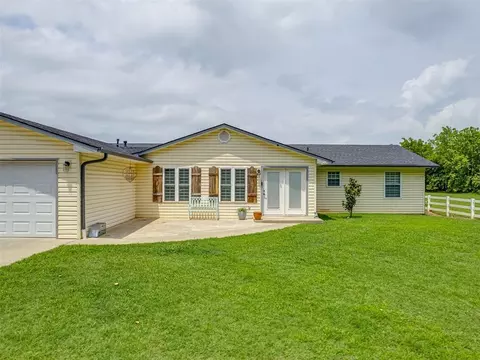 111 E Memorial, Marlow, OK 73055 photo 2