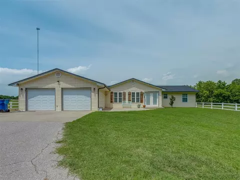 111 E Memorial, Marlow, OK 73055 photo 3