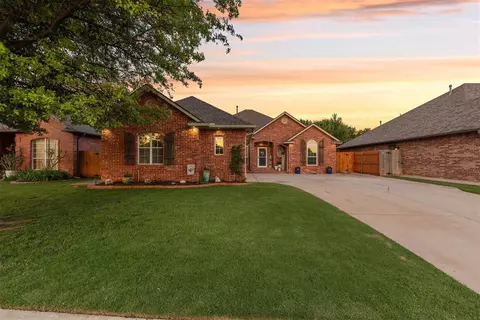 17916 Vermejo Dr, Edmond, OK 73012