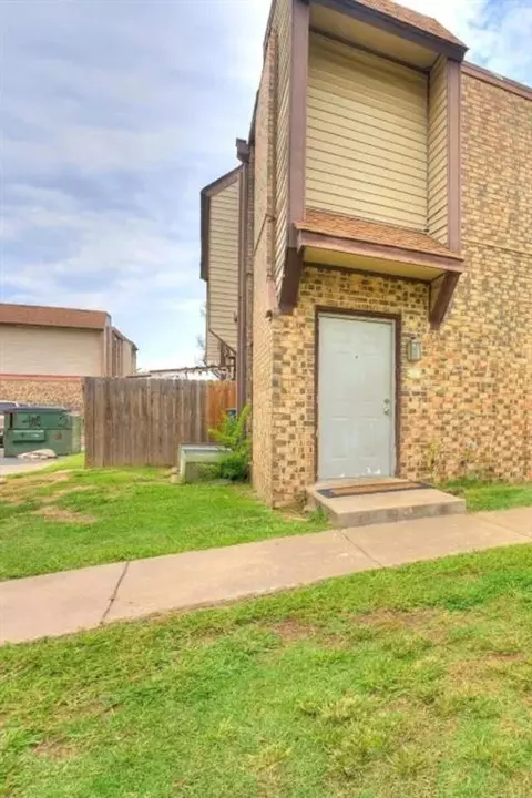 401 SE 12th Ave #206, Norman, OK 73071