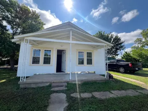 1001 E Vine St, Cushing, OK 74023 photo 2