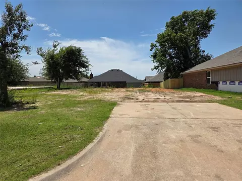 8421 Stonewood Dr, Oklahoma City, OK 73135