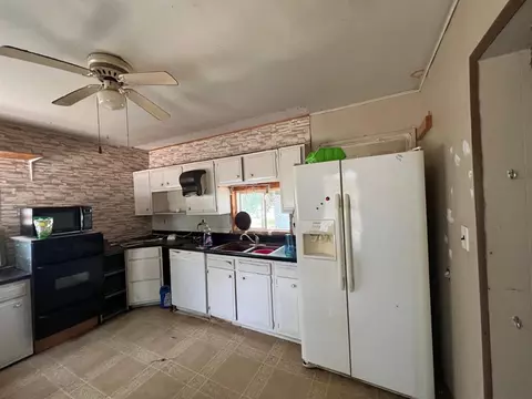 1139 E 2nd St, Cushing, OK 74023 photo 4