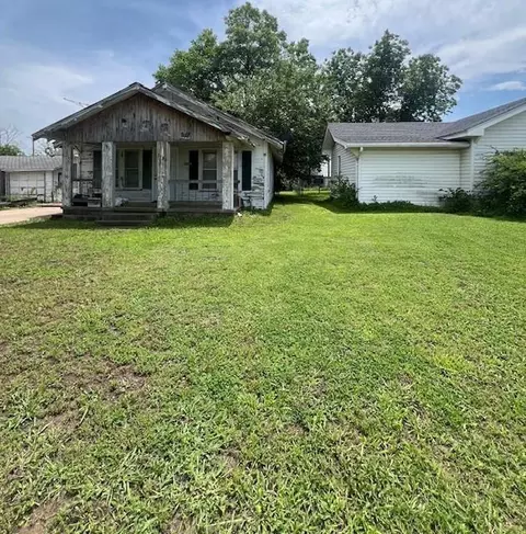 1139 E 2nd St, Cushing, OK 74023