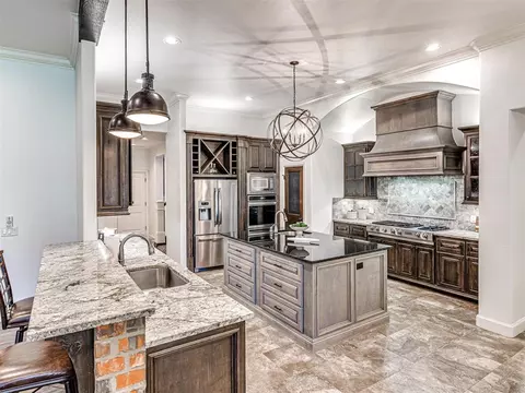 4925 Shades Bridge Rd, Edmond, OK 73034