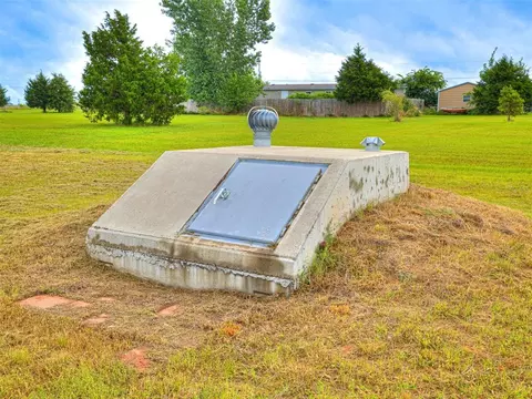 Undisclosed, Mcloud, OK 74851 photo 14