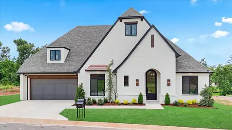 3924 E Stone Bluff Way, Edmond, OK 73034