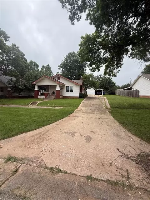 1522 S 9th St, Chickasha, OK 73018