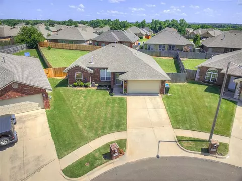 4413 Spotted Owl Cir, Norman, OK 73072