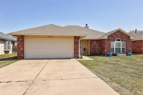 21854 Meadow Mist Cir, Edmond, OK 73012