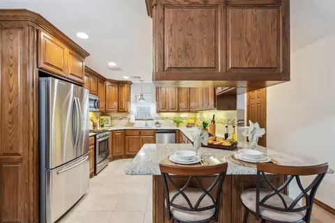Kitchen - 1009 Eagle Dr, Moore, OK 73160 photo 4 of 7
