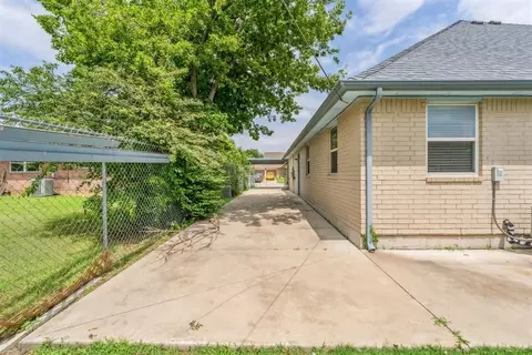 Exterior - 1009 Eagle Dr, Moore, OK 73160 photo 6 of 6