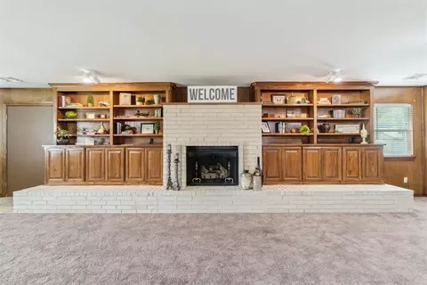 1009 Eagle Dr, Moore, OK 73160