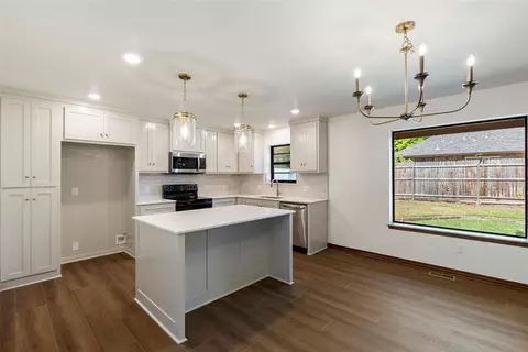 2105 Raintree Rd, Edmond, OK 73013