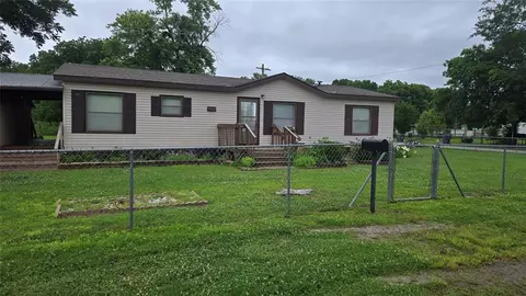 405 SW 2nd St, Lexington, OK 73051