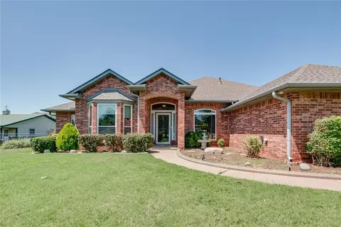 1009 Baffy Ct, Edmond, OK 73025