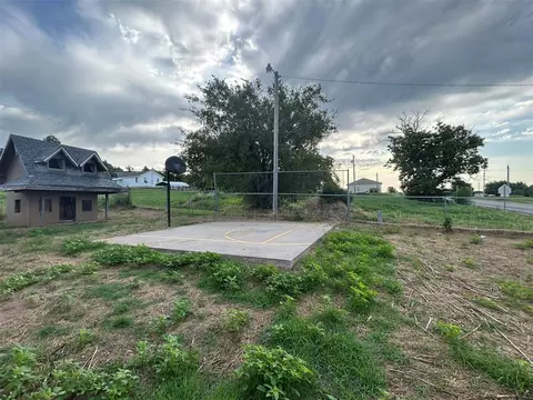 102 Ne Ave, Cement, OK 73017 photo 33