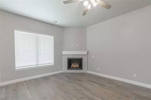 1220 Colonial Ave, Tuttle, OK 73089 photo 6