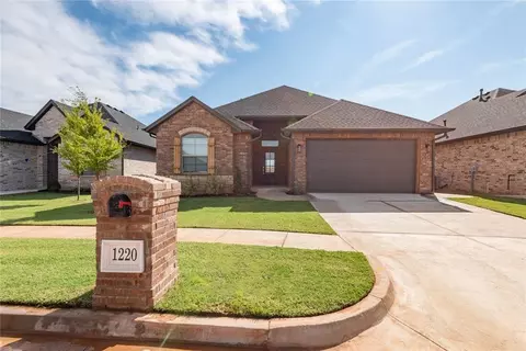 1220 Colonial Ave, Tuttle, OK 73089 photo 3