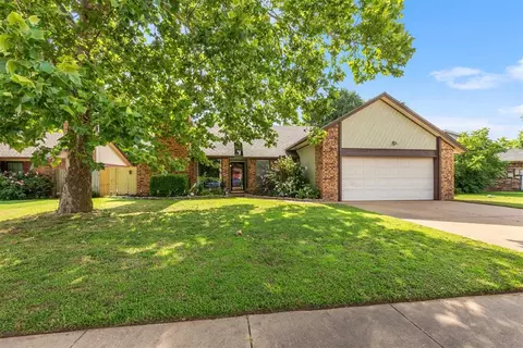 1205 Allens Trl, Edmond, OK 73012