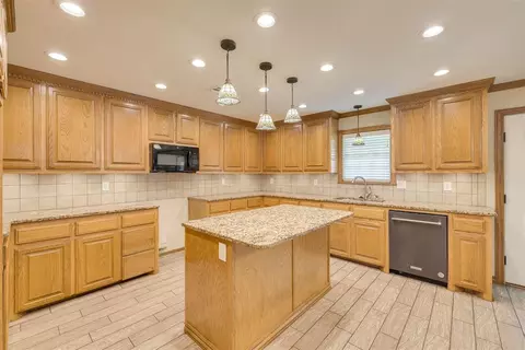 1120 Elizabeth Dr, Checotah, OK 74426 photo 5