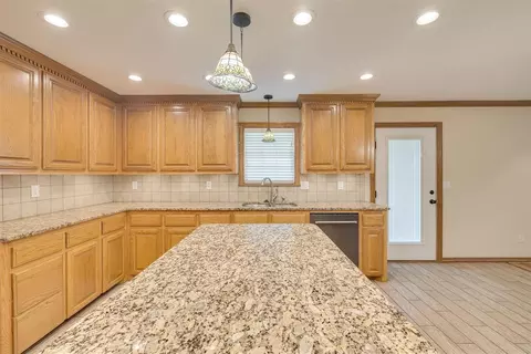 1120 Elizabeth Dr, Checotah, OK 74426 photo 6