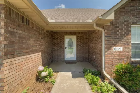 1120 Elizabeth Dr, Checotah, OK 74426 photo 2