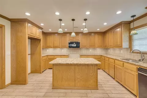 1120 Elizabeth Dr, Checotah, OK 74426 photo 7