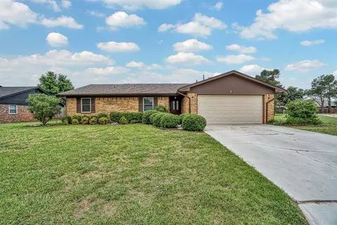 908 S Trail Dr, Altus, OK 73521