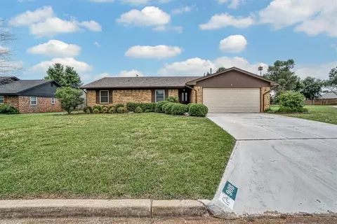 908 S Trail Dr, Altus, OK 73521 photo 2