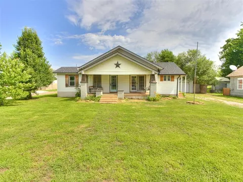 204 E Washington St, Crescent, OK 73028