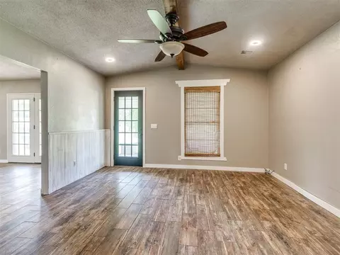 204 E Washington St, Crescent, OK 73028 photo 7