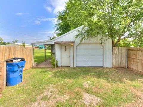 204 E Washington St, Crescent, OK 73028 photo 29