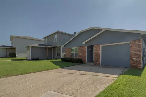 320 Manner Park Ave, Edmond, OK 73034