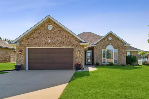 1613 Hunters Rdg, Shawnee, OK 74804
