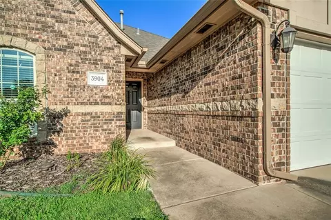 3904 Normandy Rd, Edmond, OK 73013 photo 16