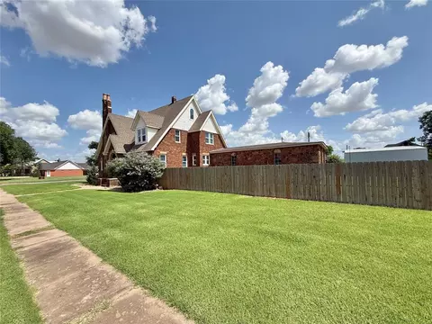 722 E Main St, Sentinel, OK 73664 photo 4
