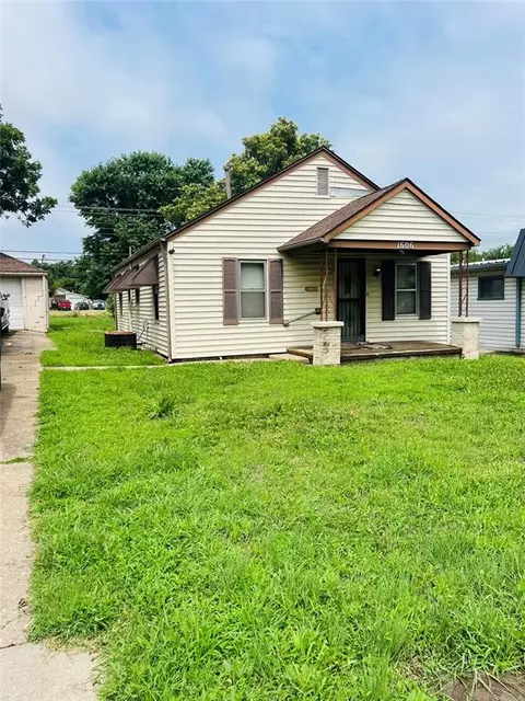 1606 S Choctaw Ave, El Reno, OK 73036