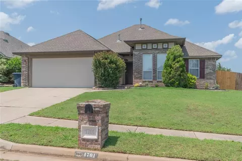 1701 NW 162nd Cir, Edmond, OK 73013