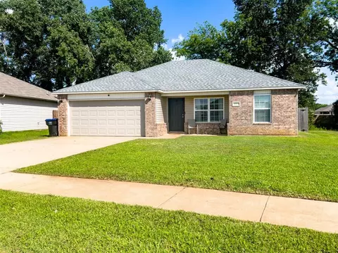 1233 Ironstone Dr, Noble, OK 73068