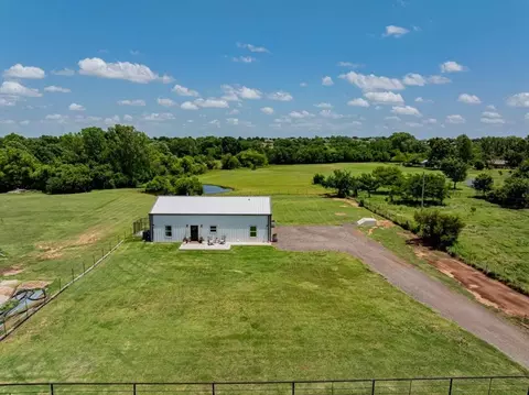 831 County Street 2917, Tuttle, OK 73089