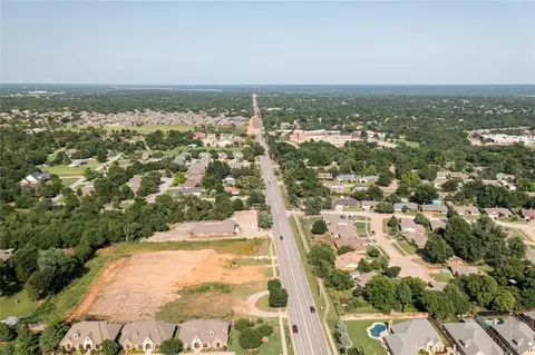 907 E 33rd St, Edmond, OK 73013 photo 6