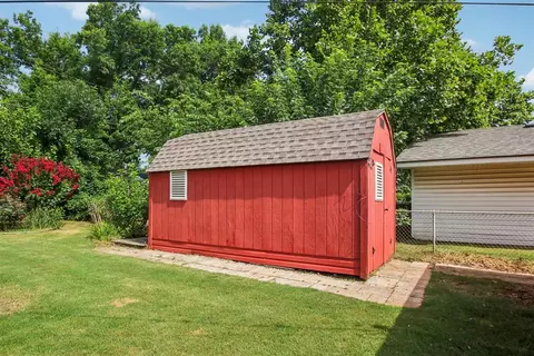 512 N Front St, Noble, OK 73068 photo 23
