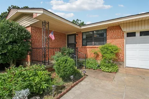 512 N Front St, Noble, OK 73068 photo 2