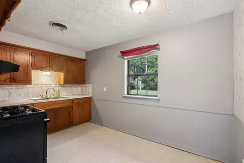 512 N Front St, Noble, OK 73068 photo 11