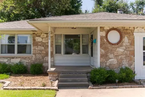 2204 Churchill Pl, Oklahoma City, OK 73120