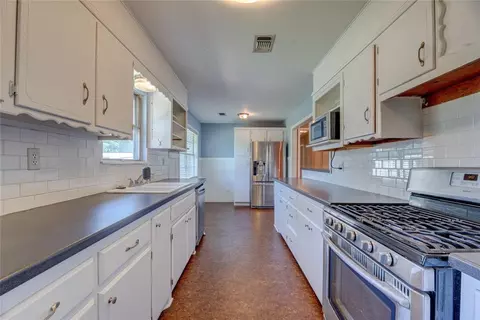 824 N Poplar Ln, Midwest City, OK 73130