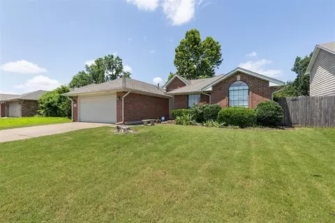 2716 Cimarron Dr, Norman, OK 73071