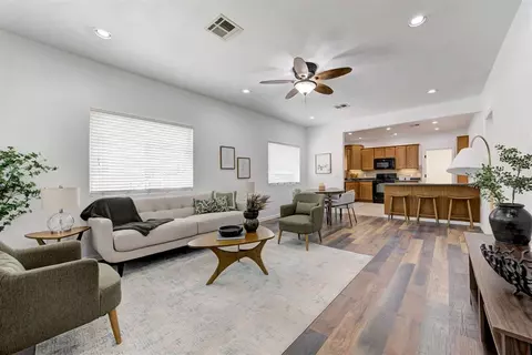 825 Elm Ave, Yukon, OK 73099