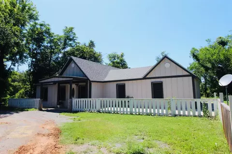 4103 Norge Rd, Chickasha, OK 73018